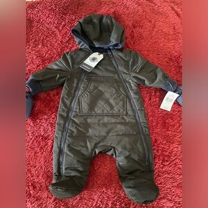Urban Republic Baby Boy Snowsuit in Navy Blue set with mittens! 9M